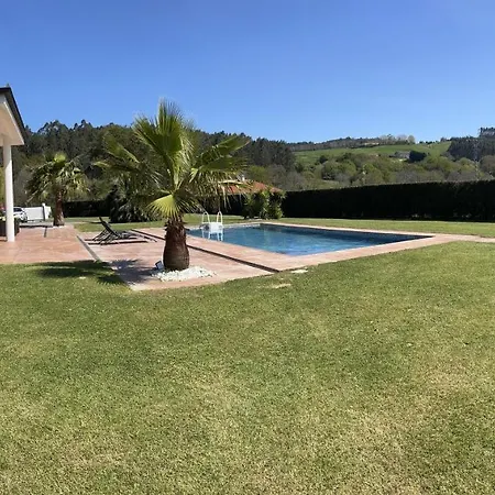 Villa La Perla Con Piscina Privada Parbayon