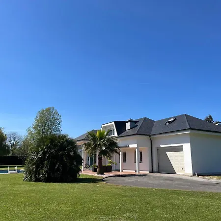 Vila La Perla Con Piscina Privada Parbayon
